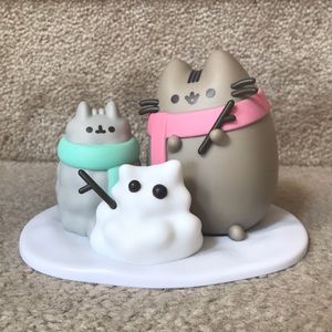 Pusheen, Stormy, & Snowman vinyl figurine